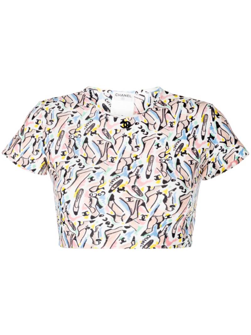 CHANEL Pre-Owned 1995 shoe-print cropped T-shirt - Multicolour von CHANEL Pre-Owned