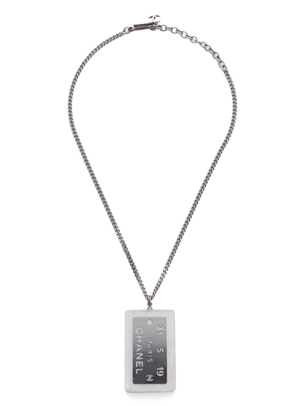 CHANEL Pre-Owned 1999 Logo Plate pendant necklace - Silver von CHANEL Pre-Owned