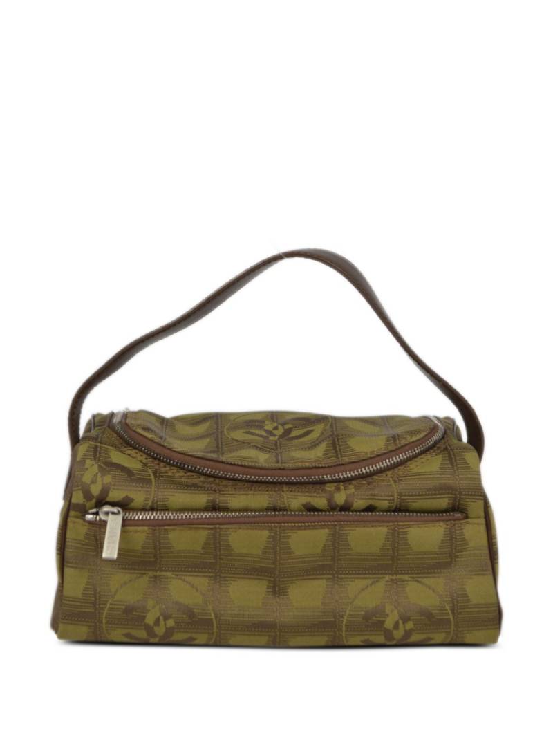 CHANEL Pre-Owned 2002 New Travel Choco Bar zipped handbag - Green von CHANEL Pre-Owned