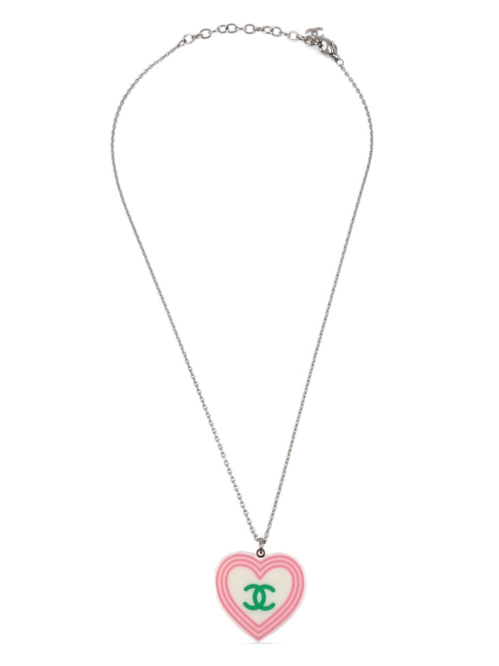 CHANEL Pre-Owned 2004 CC-print heart pendant necklace - White von CHANEL Pre-Owned