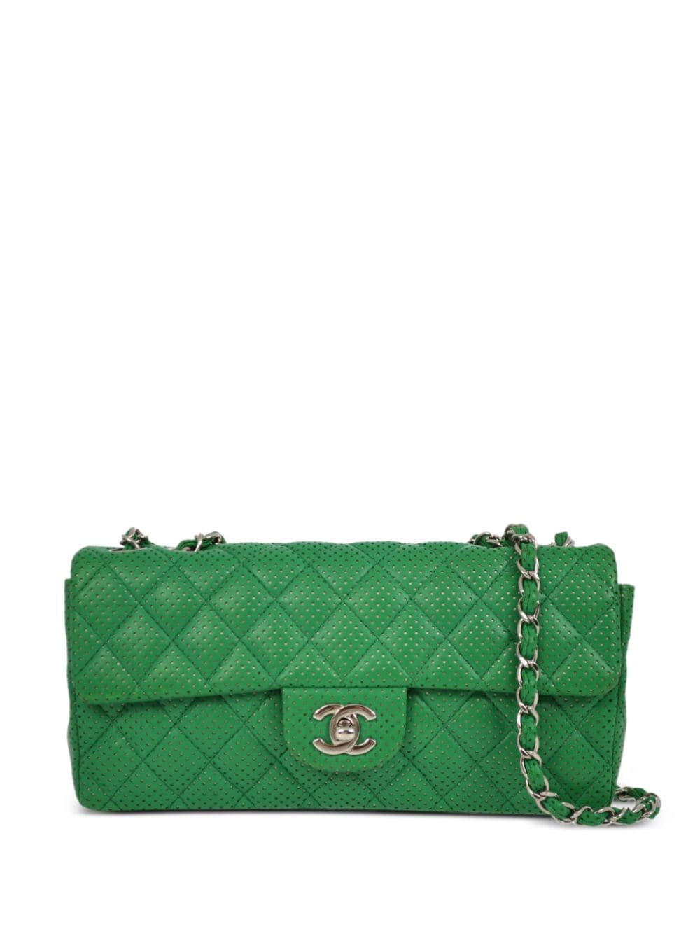 CHANEL Pre-Owned 2007 East West shoulder bag - Green von CHANEL Pre-Owned