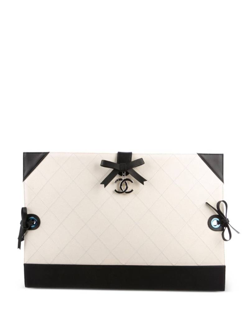 CHANEL Pre-Owned 2014 mini CC diamond-quilted clutch bag - Neutrals von CHANEL Pre-Owned