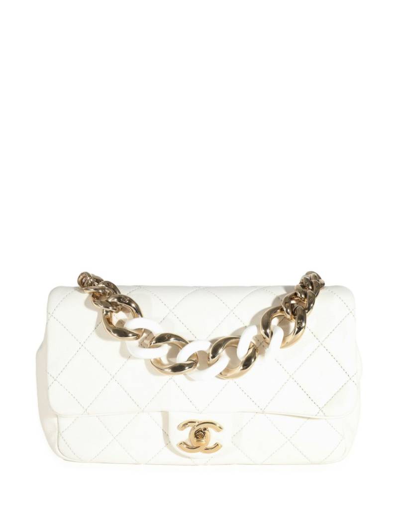CHANEL Pre-Owned 2019 Classic Flap shoulder bag - White von CHANEL Pre-Owned