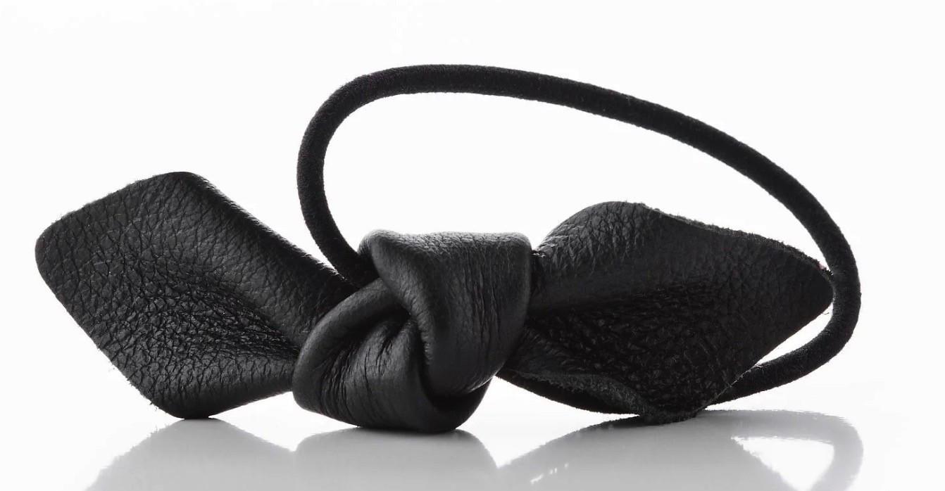 Leather Bow Small Hair Tie Damen Black 1 pezzo von CORINNE