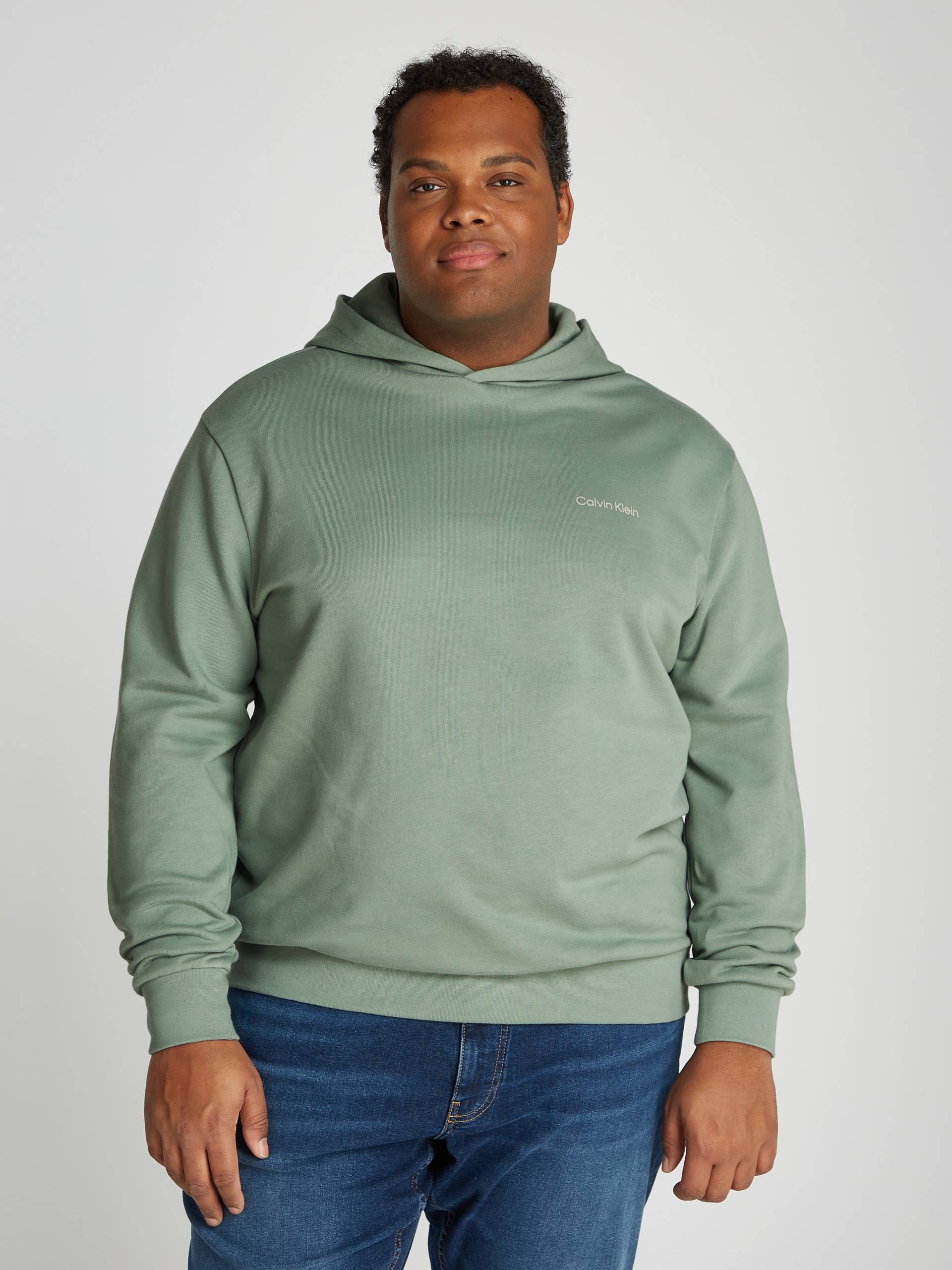 Calvin Klein Big&Tall Kapuzensweatshirt »BT_ENLARGERD BACK LOGO HOODIE«, in grossen Grössen mit Markenlabel Calvin Klein Big&Tall Kapuzensweatshirt »BT_ENLARGERD BACK LOGO HOODIE«, in grossen Grössen mit Markenlabel von Calvin Klein Big&Tall