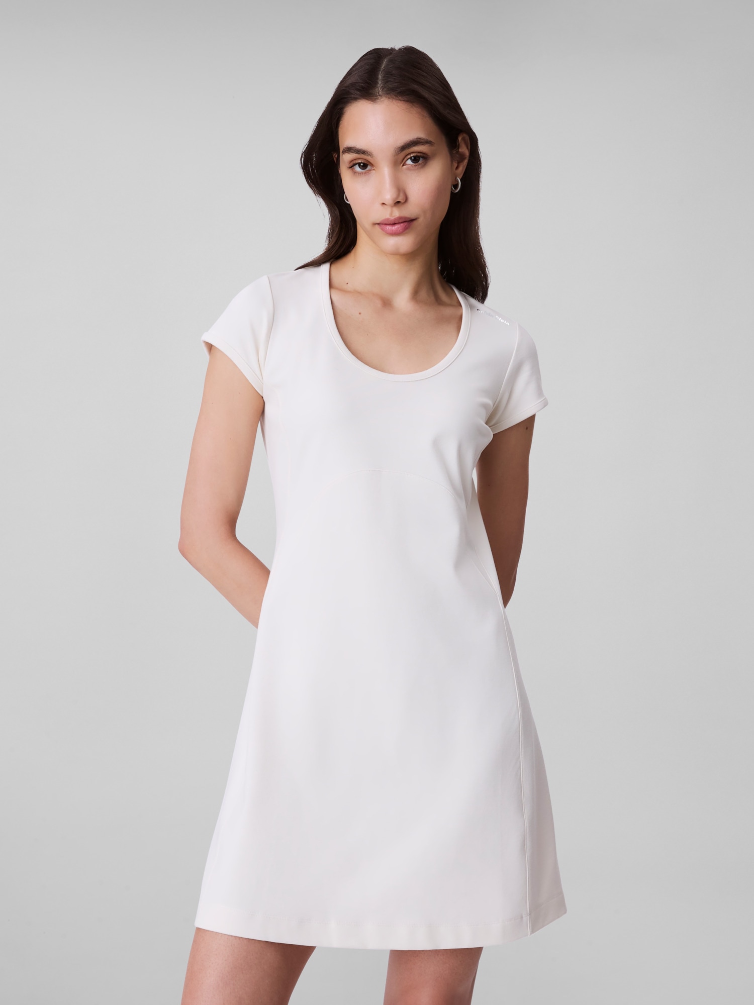 Calvin Klein Jeans Jerseykleid »PUNTO MILANO SS SCOOP NK DRESS«, Mit Rundhalsausschnitt von Calvin Klein Jeans