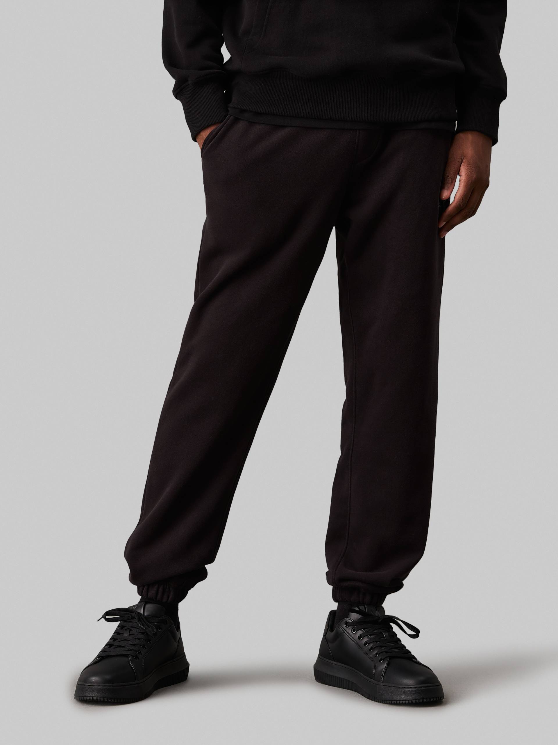 Calvin Klein Jeans Jogginghose »CHENILLE MONOLOGO SWEATPANT«, mit Logostickerei Calvin Klein Jeans Jogginghose »CHENILLE MONOLOGO SWEATPANT«, mit Logostickerei von Calvin Klein Jeans