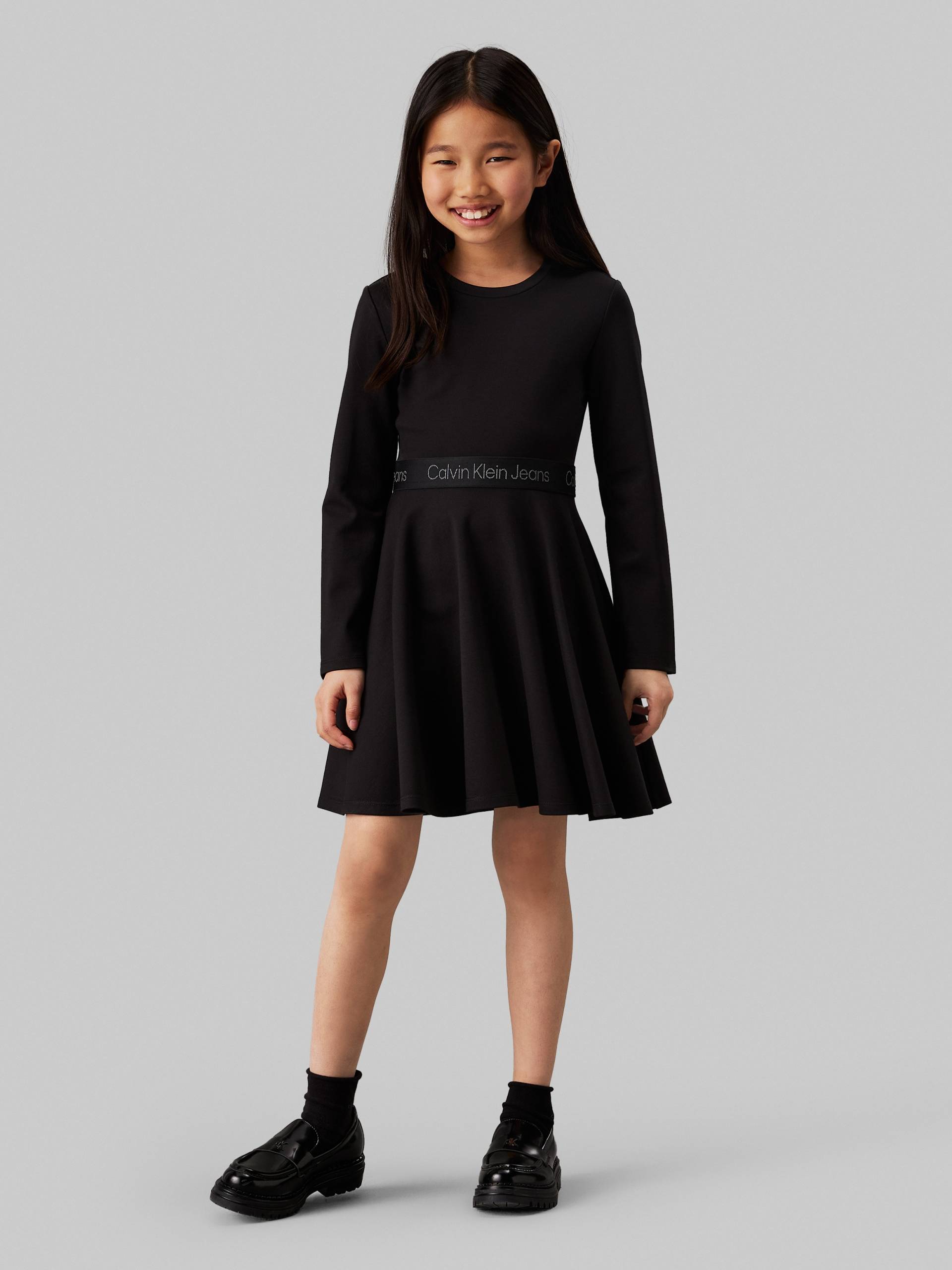 Calvin Klein Jeans Midikleid »Ls Logo Tape Punto Dress«, für Kinder bis 16 Jahre und mit Logoschriftzug Calvin Klein Jeans Midikleid »Ls Logo Tape Punto Dress«, für Kinder bis 16 Jahre und mit Logoschriftzug von Calvin Klein Jeans