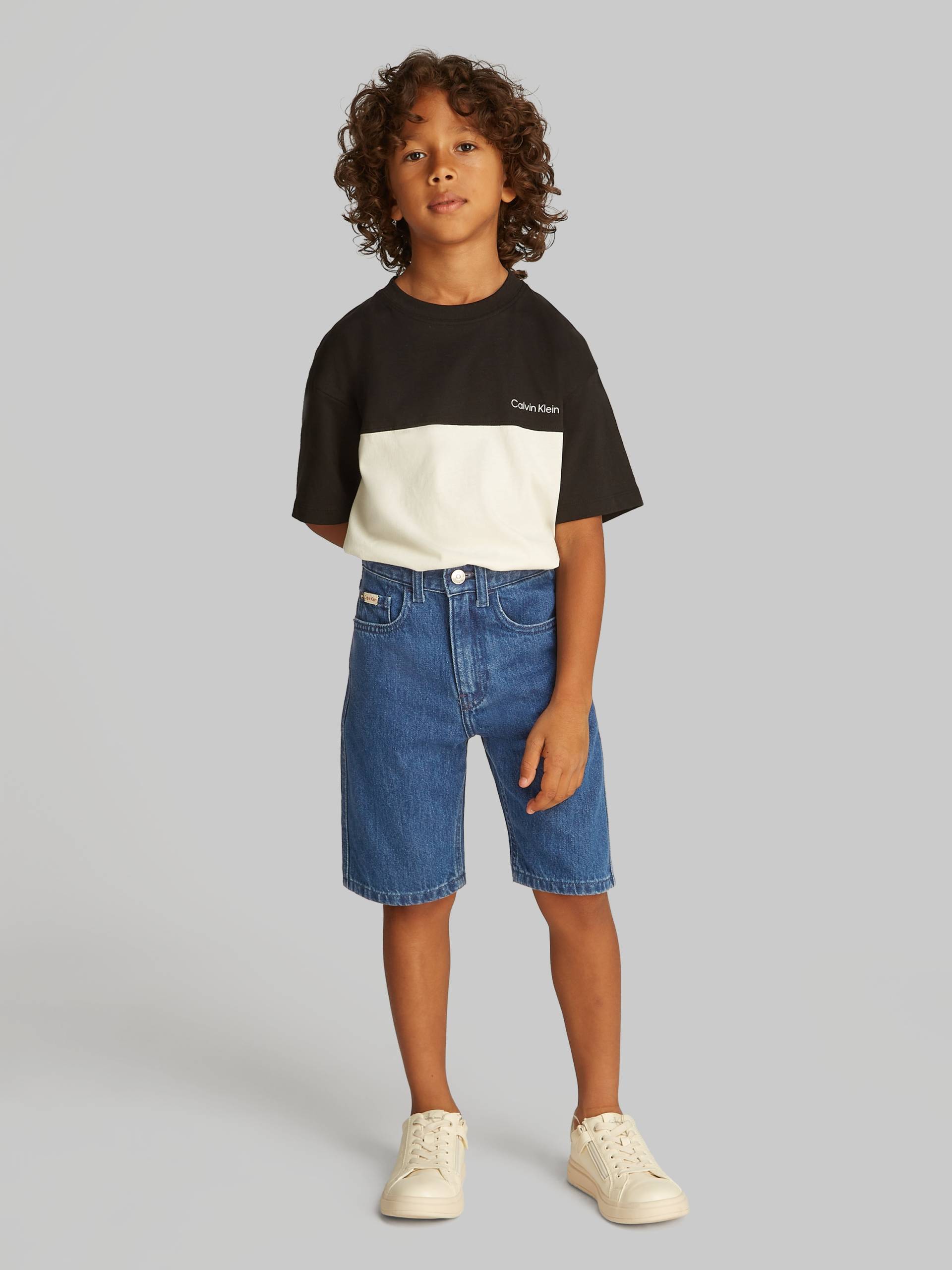 Calvin Klein Jeans Shorts »VIBRANT BLUE RLXD DENIM SHORTS«, in blauer Waschung Calvin Klein Jeans Shorts »VIBRANT BLUE RLXD DENIM SHORTS«, in blauer Waschung von Calvin Klein Jeans