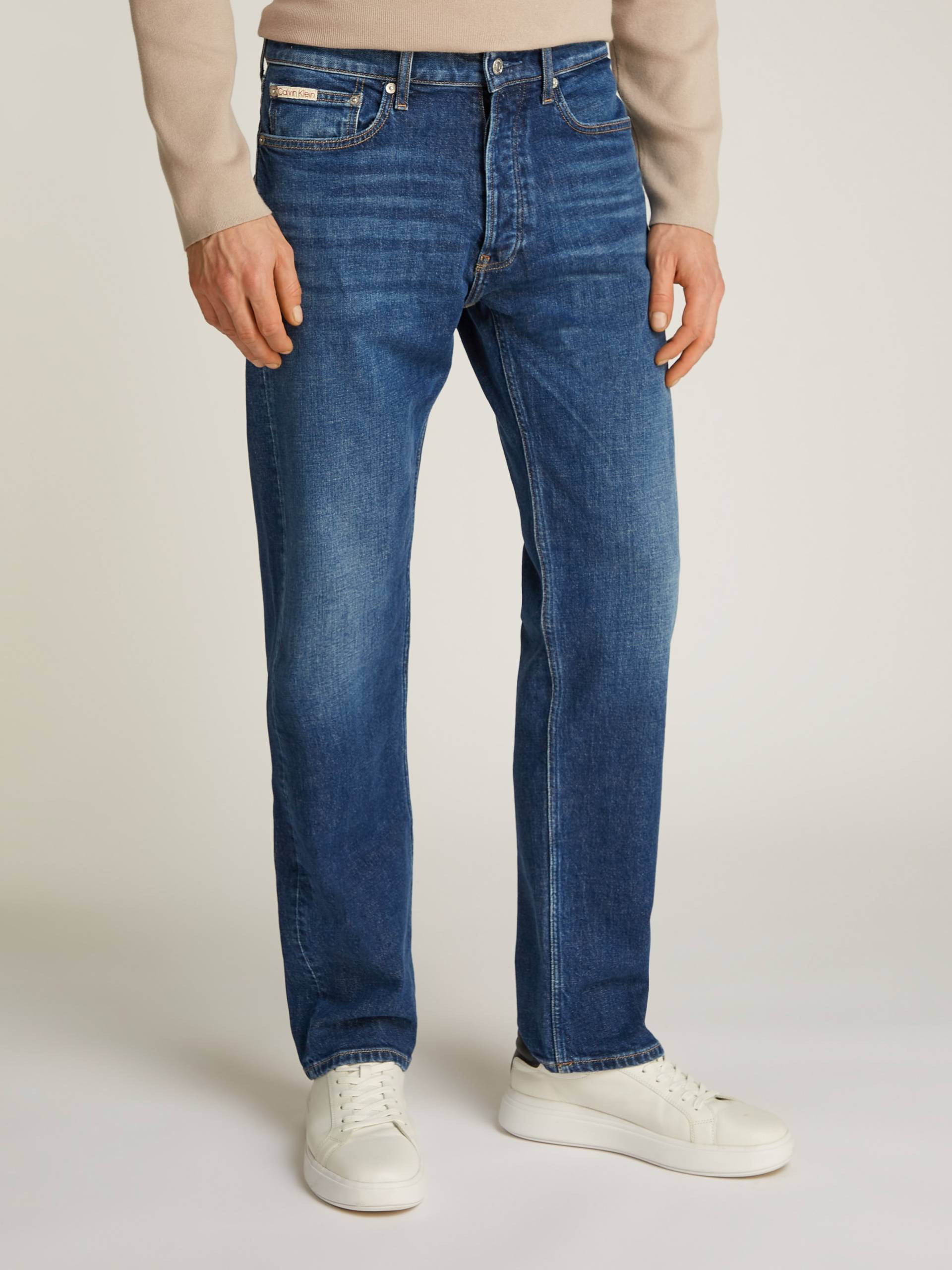 Calvin Klein Jeans Straight-Jeans »STANDARD STRAIGHT«, Coinpocket, Logostickerei Calvin Klein Jeans Straight-Jeans »STANDARD STRAIGHT«, Coinpocket, Logostickerei von Calvin Klein Jeans