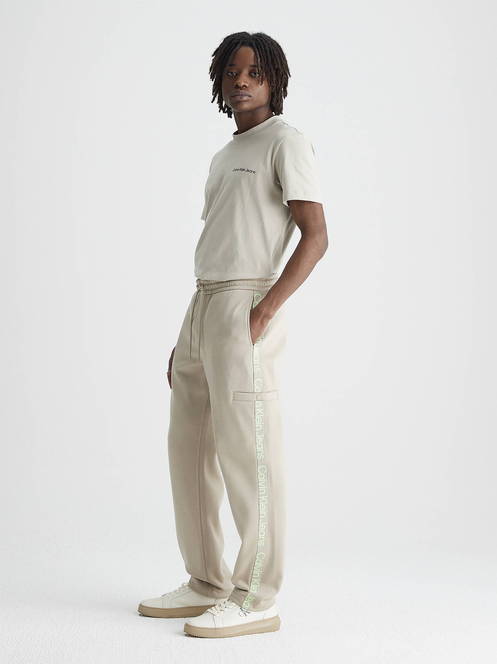 Calvin Klein Jeans Sweatpants »CUT OFF LOGO TAPE HWK PANT« von Calvin Klein Jeans