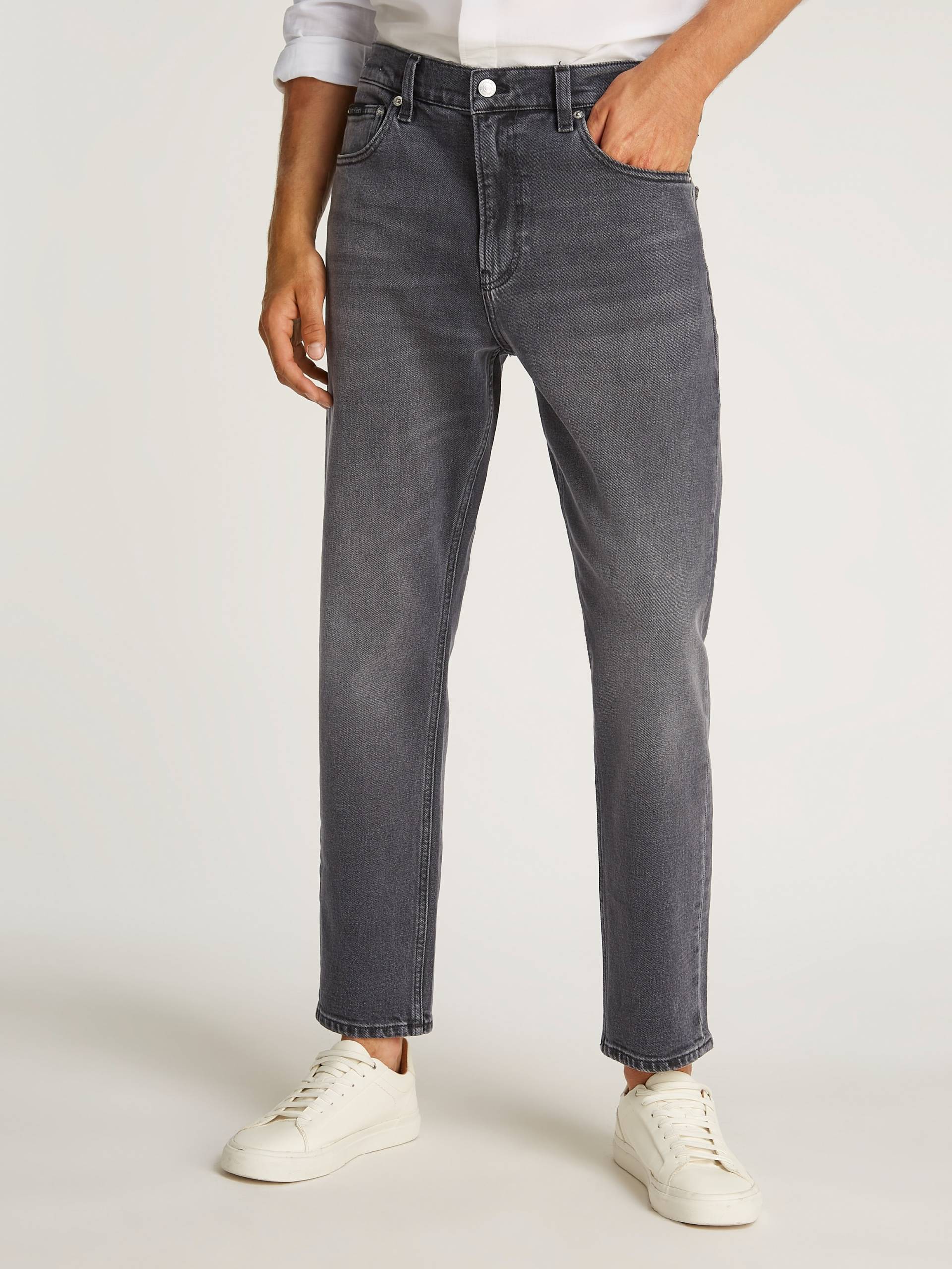Calvin Klein Jeans Tapered-fit-Jeans »Dad Jeans«, im Retro-Look Calvin Klein Jeans Tapered-fit-Jeans »Dad Jeans«, im Retro-Look von Calvin Klein Jeans