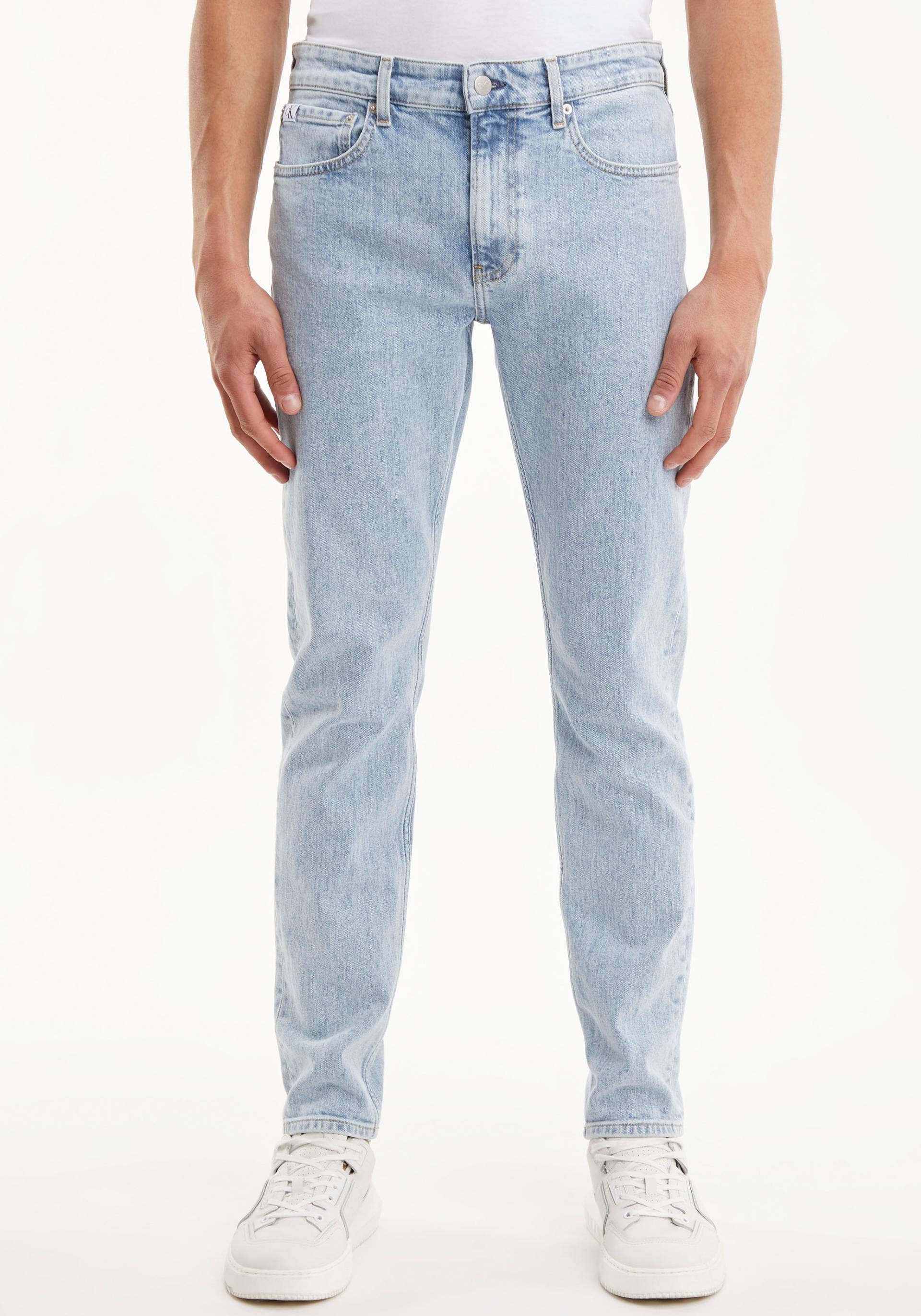 Calvin Klein Jeans Tapered-fit-Jeans »SLIM TAPER«, mit Calvin Klein Leder-Badge von Calvin Klein Jeans