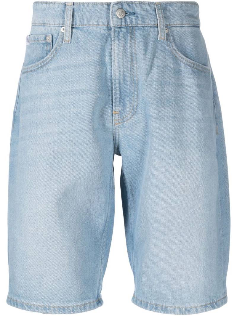 Calvin Klein Jeans logo-patch denim shorts - Blue von Calvin Klein Jeans