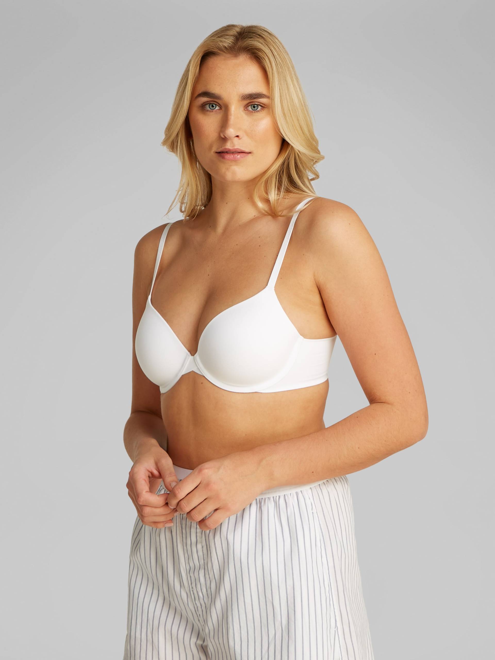 Calvin Klein Underwear Bügel-BH »LL FULL COVERAGE«, mit Logo an den Riemen Calvin Klein Underwear Bügel-BH »LL FULL COVERAGE«, mit Logo an den Riemen von Calvin Klein Underwear