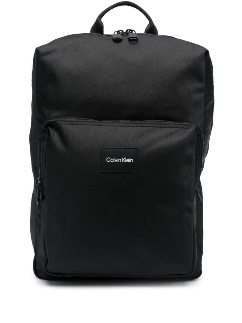 Calvin Klein Must T Squared backpack - Black von Calvin Klein