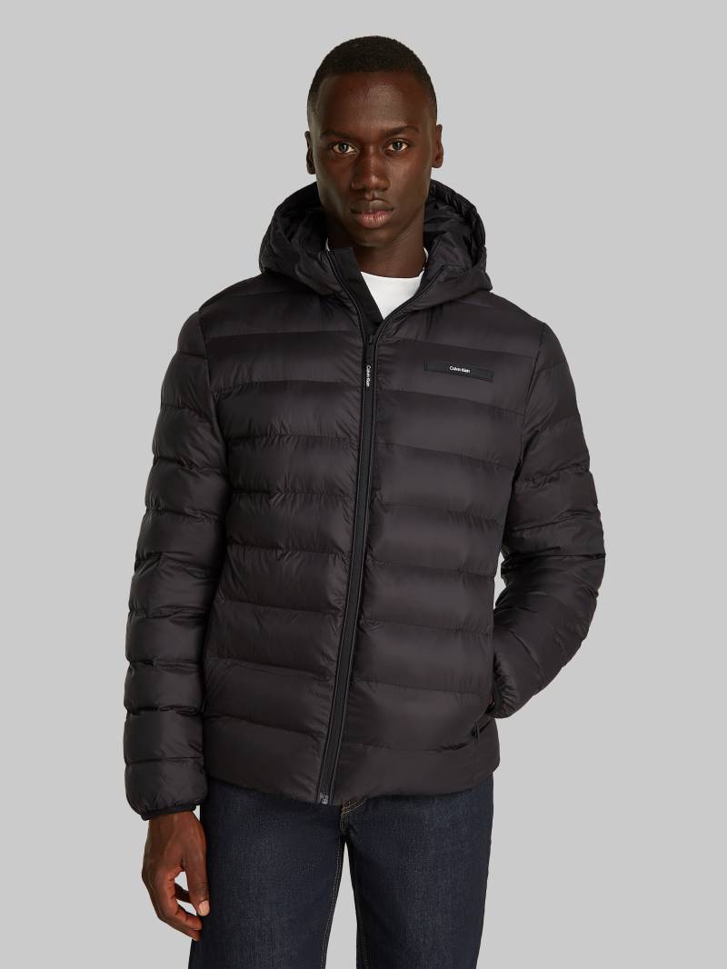 Calvin Klein Outdoorjacke »RECYCLED HOODED PUFFER JACKET«, mit Kapuze, mit Logopatch von Calvin Klein