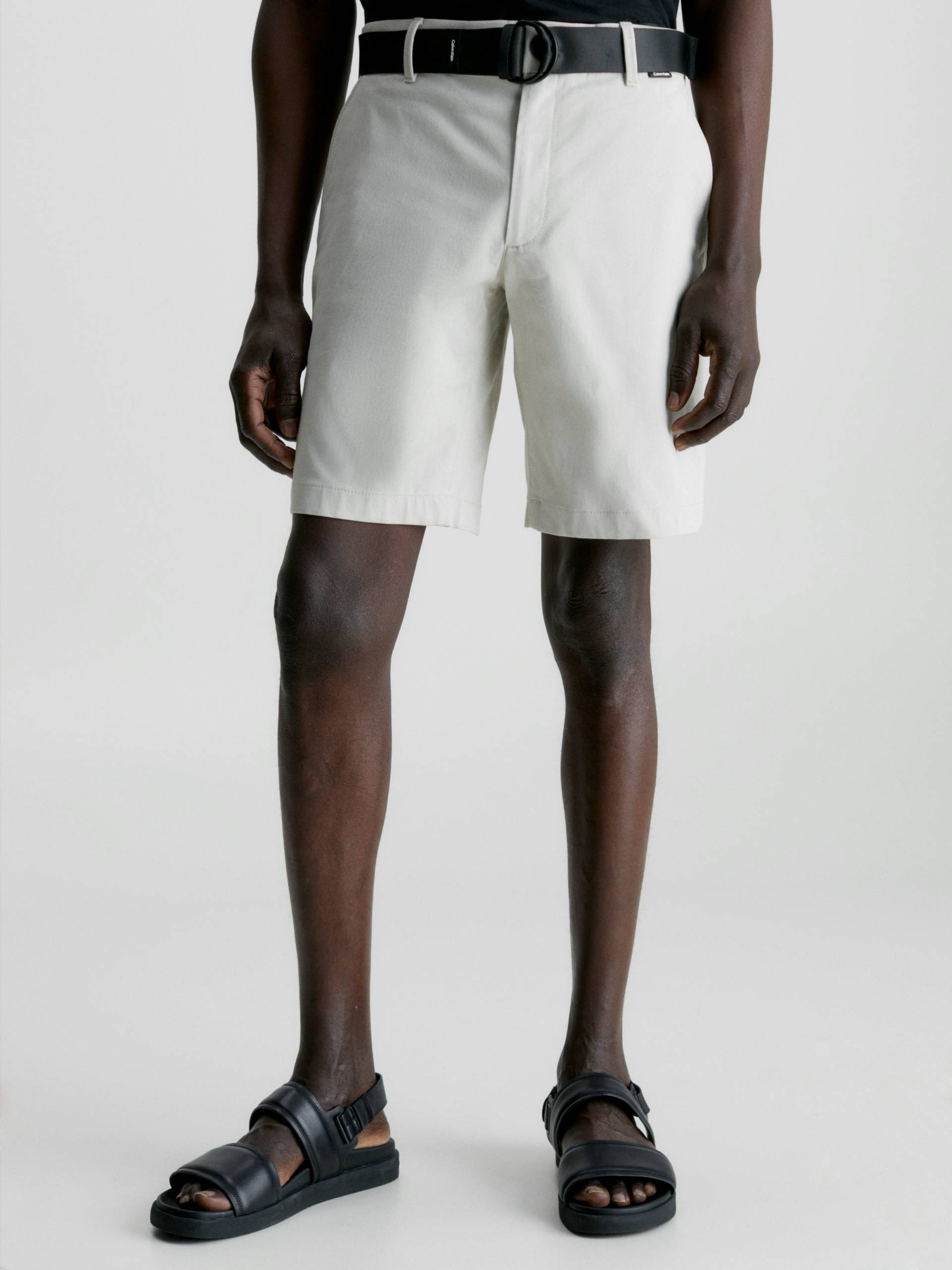 Calvin Klein Shorts »MODERN TWILL SLIM«, mit Gürtel Calvin Klein Shorts »MODERN TWILL SLIM«, mit Gürtel von Calvin Klein