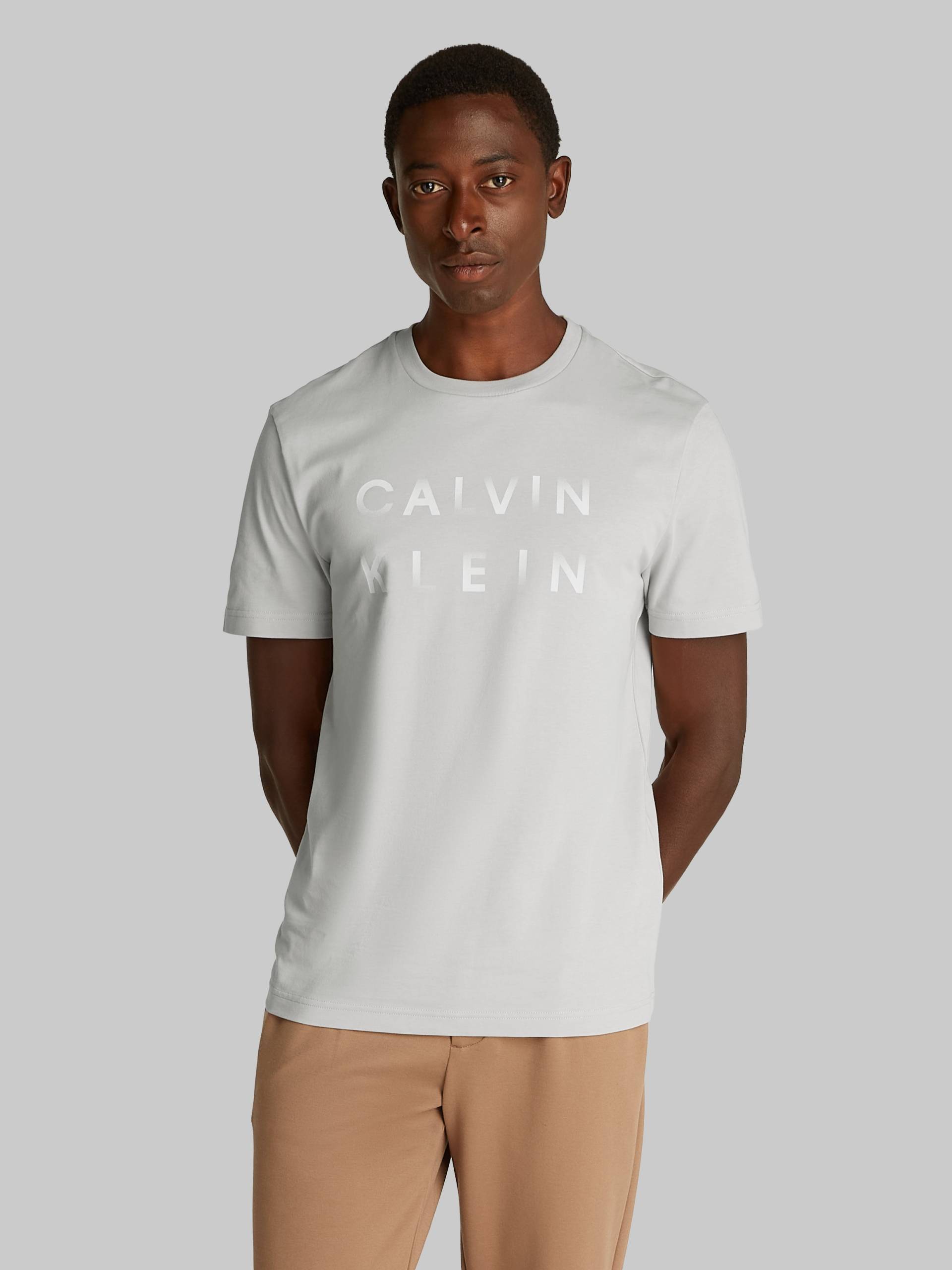Calvin Klein T-Shirt »CP-ENLARGED LOGO T-SHIRT«, mit Logo auf der Brust Calvin Klein T-Shirt »CP-ENLARGED LOGO T-SHIRT«, mit Logo auf der Brust von Calvin Klein