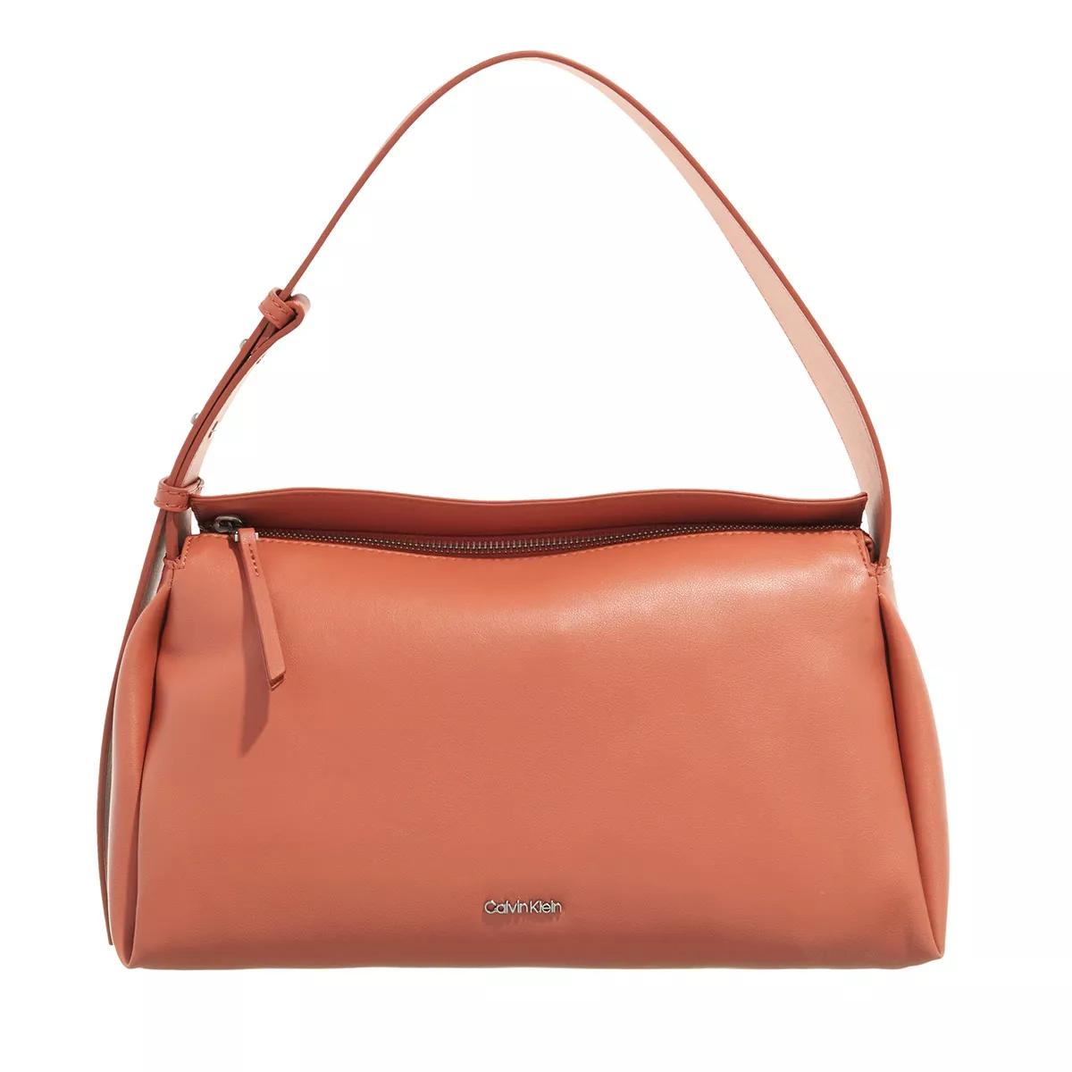 Calvin Klein Umhängetasche - Elevated Soft Shoulder Bag Small - Gr. unisize - in Orange - für Damen von Calvin Klein