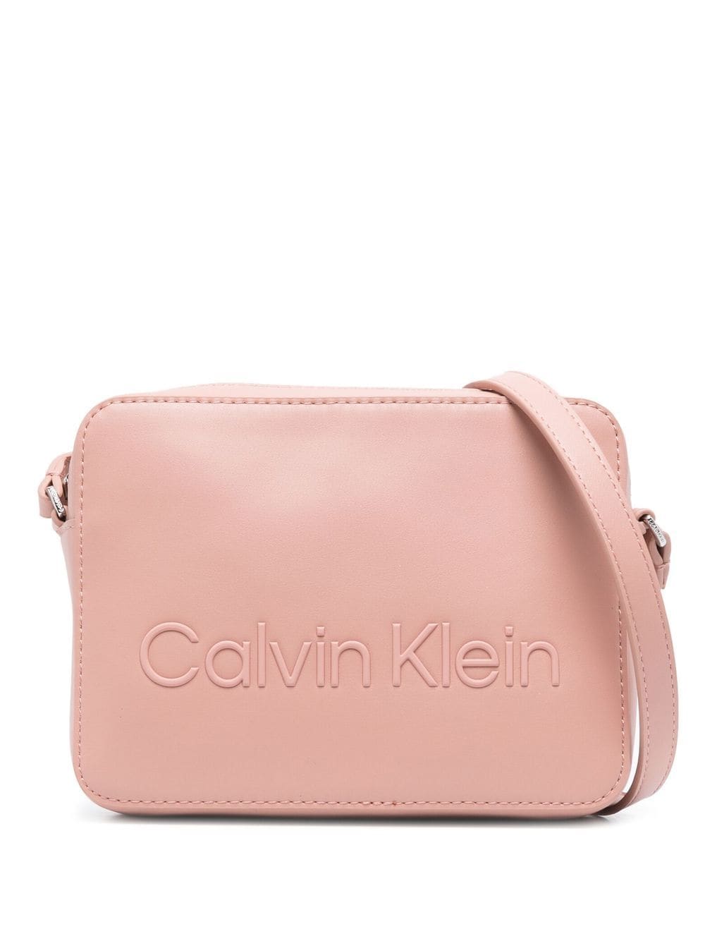 Calvin Klein embossed-logo crossbody bag - Pink von Calvin Klein