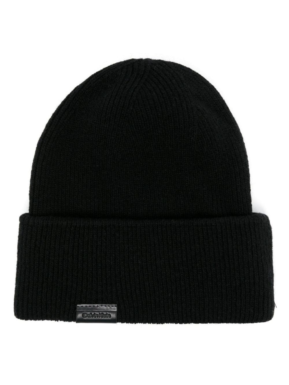 Calvin Klein logo-patch ribbed beanie - Black von Calvin Klein