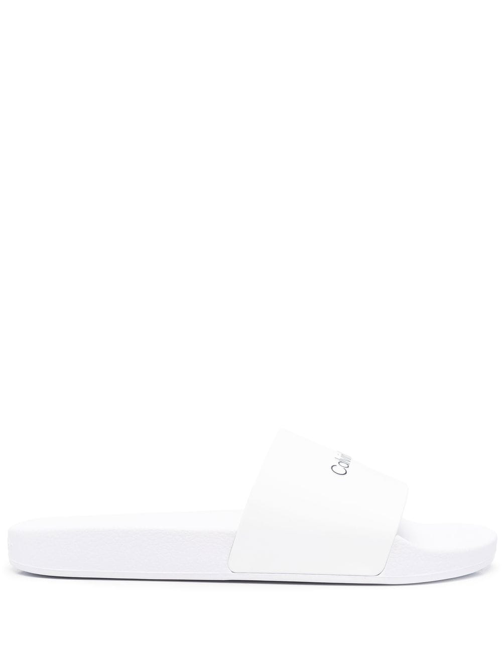 Calvin Klein logo-print slides - White von Calvin Klein