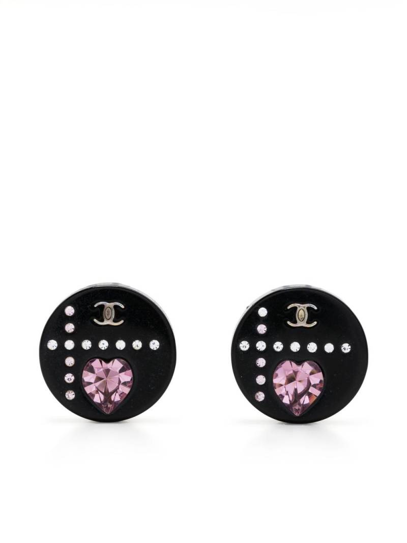 CHANEL Pre-Owned 2004 CC crystal-embellished clip-on earrings - Black von CHANEL Pre-Owned