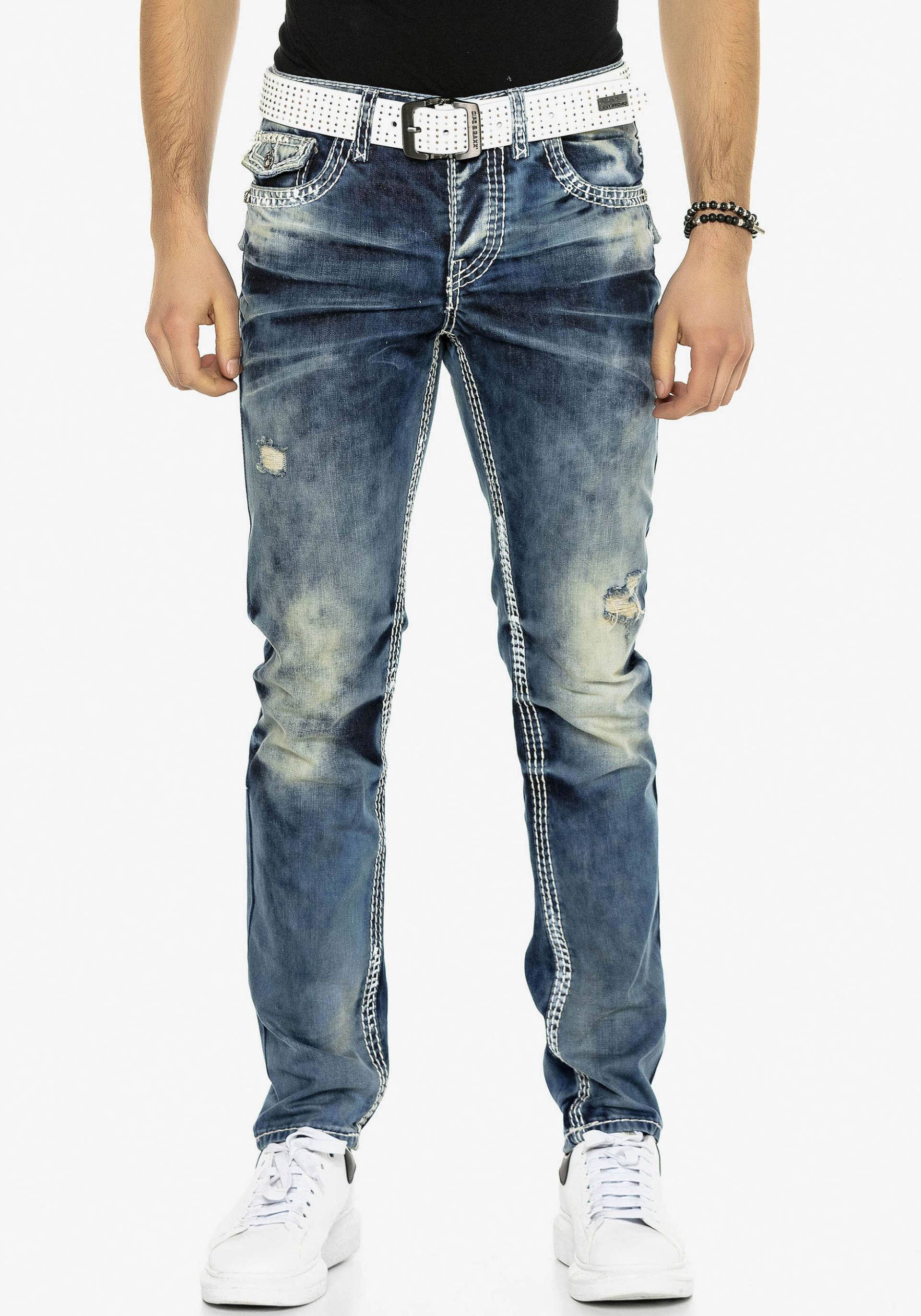 Cipo & Baxx Straight-Jeans, mit Destroyed Effekt und vielen Details von Cipo & Baxx