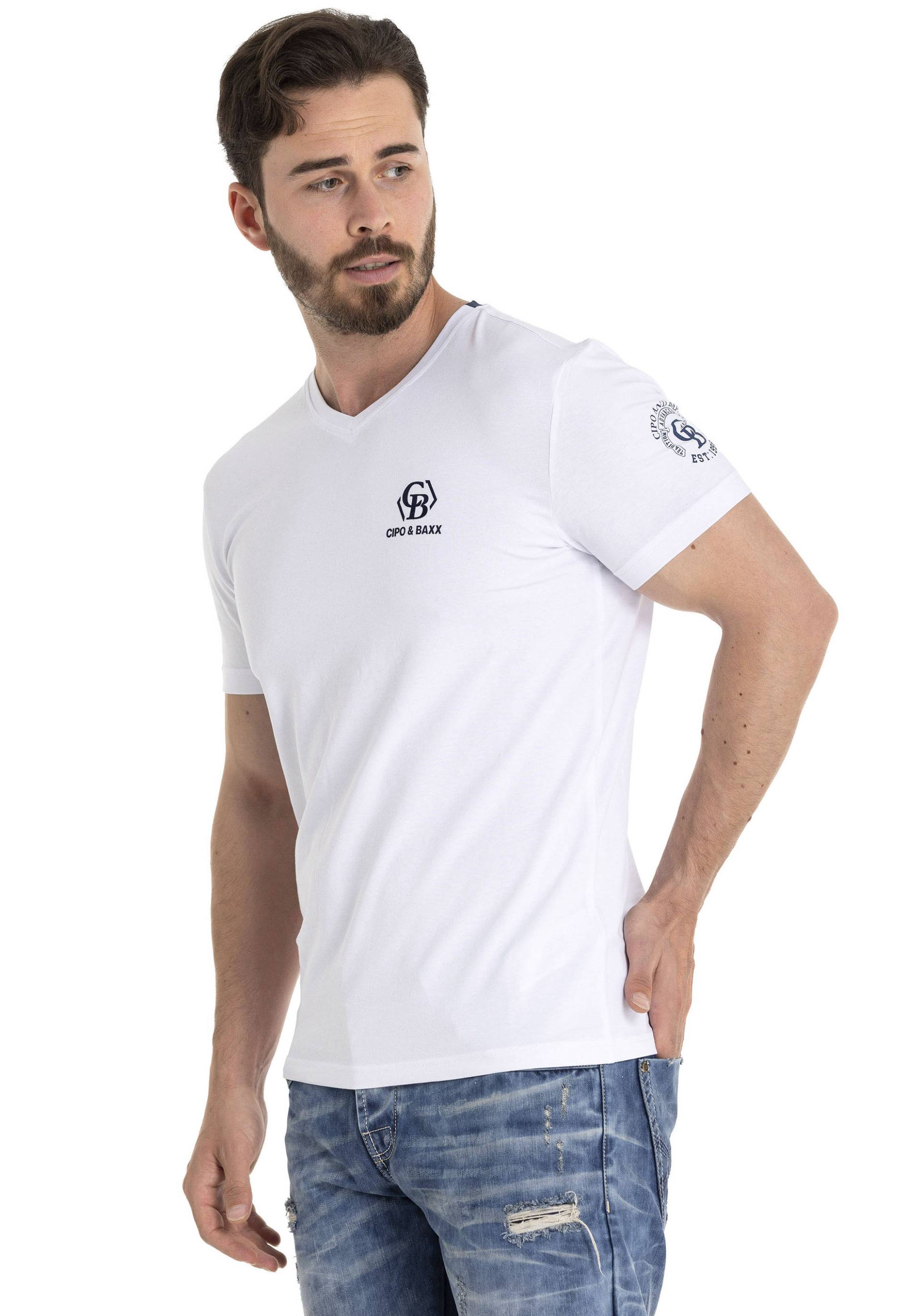 Cipo & Baxx V-Shirt, mit Markenlabel in Samt-Optik Cipo & Baxx V-Shirt, mit Markenlabel in Samt-Optik von Cipo & Baxx