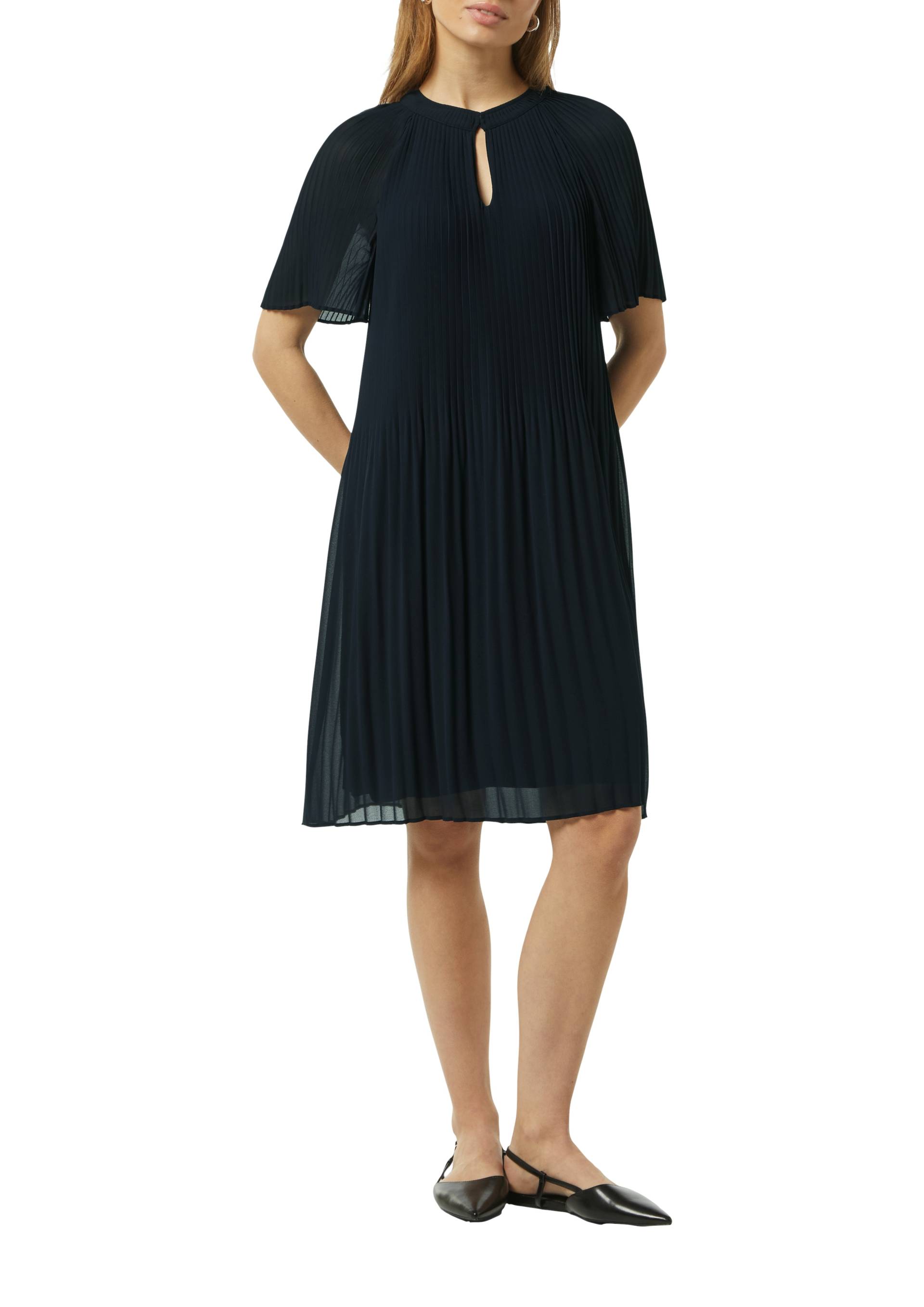 Comma Midikleid, aus Chiffon, mit Plissee-Falten Comma Midikleid, aus Chiffon, mit Plissee-Falten von Comma