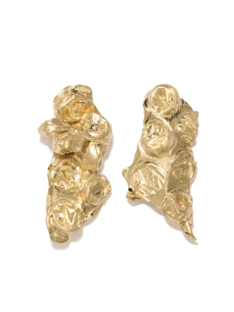 Completedworks Bubble Wrap gold earrings von Completedworks