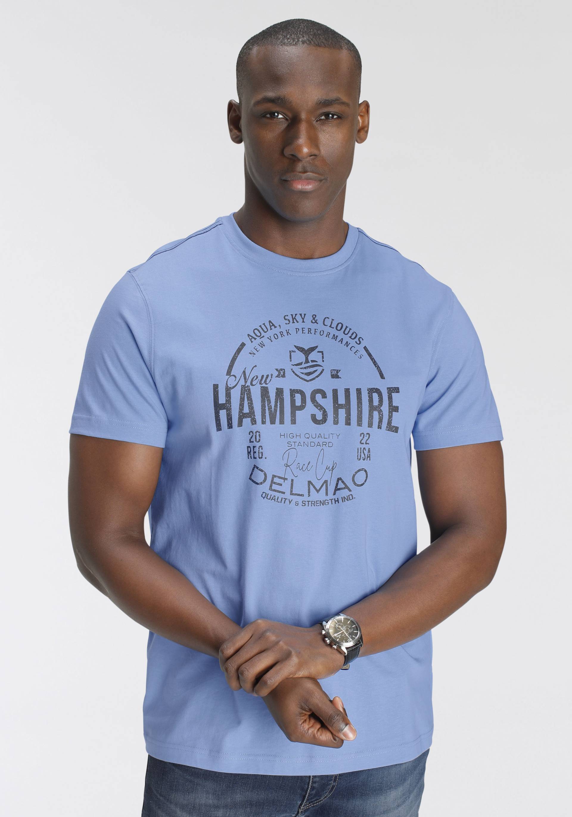 DELMAO T-Shirt, Kurzarm, lässige Passform, mit peppigem Print, aus Baumwolle DELMAO T-Shirt, Kurzarm, lässige Passform, mit peppigem Print, aus Baumwolle von DELMAO