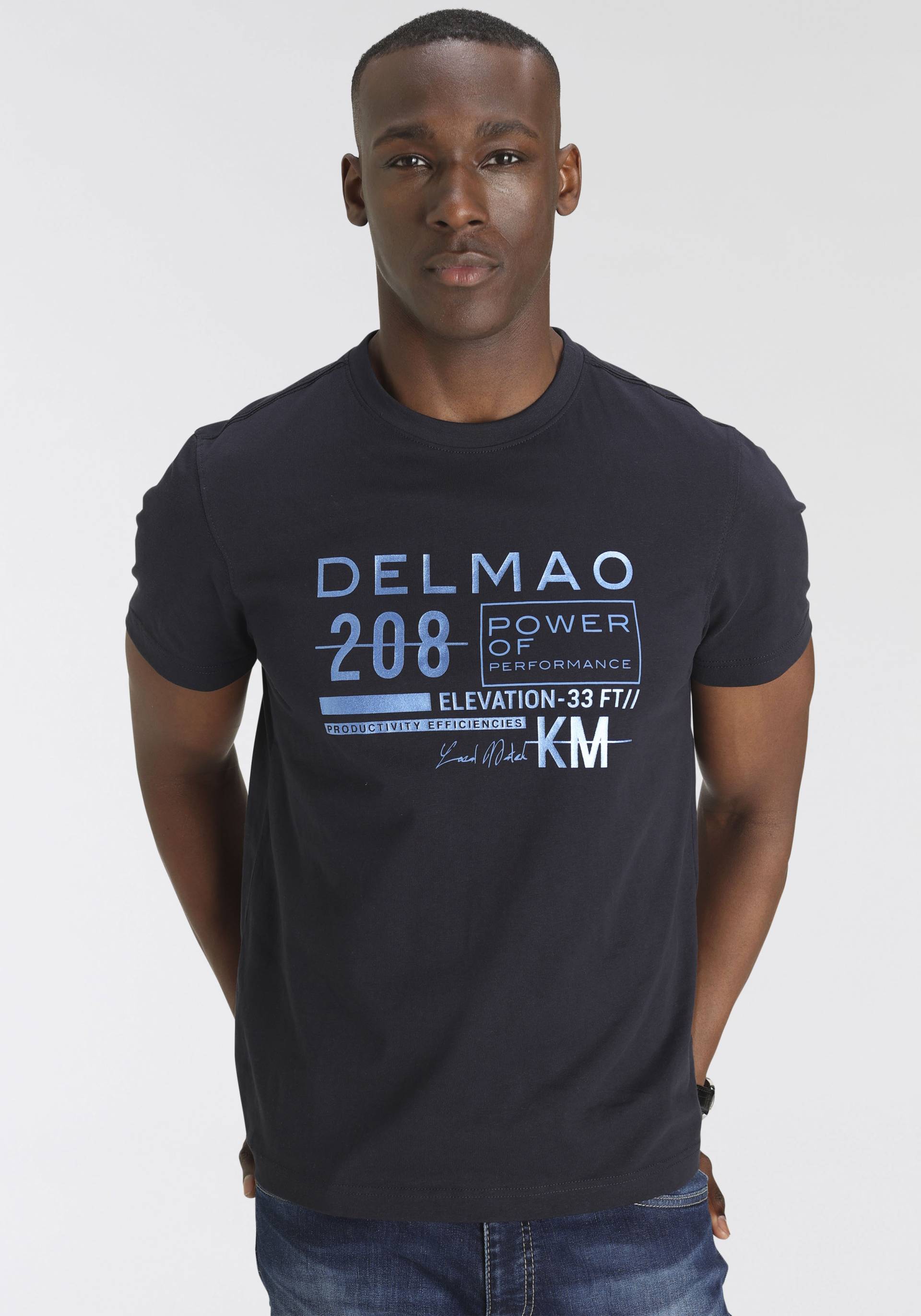 DELMAO T-Shirt von DELMAO