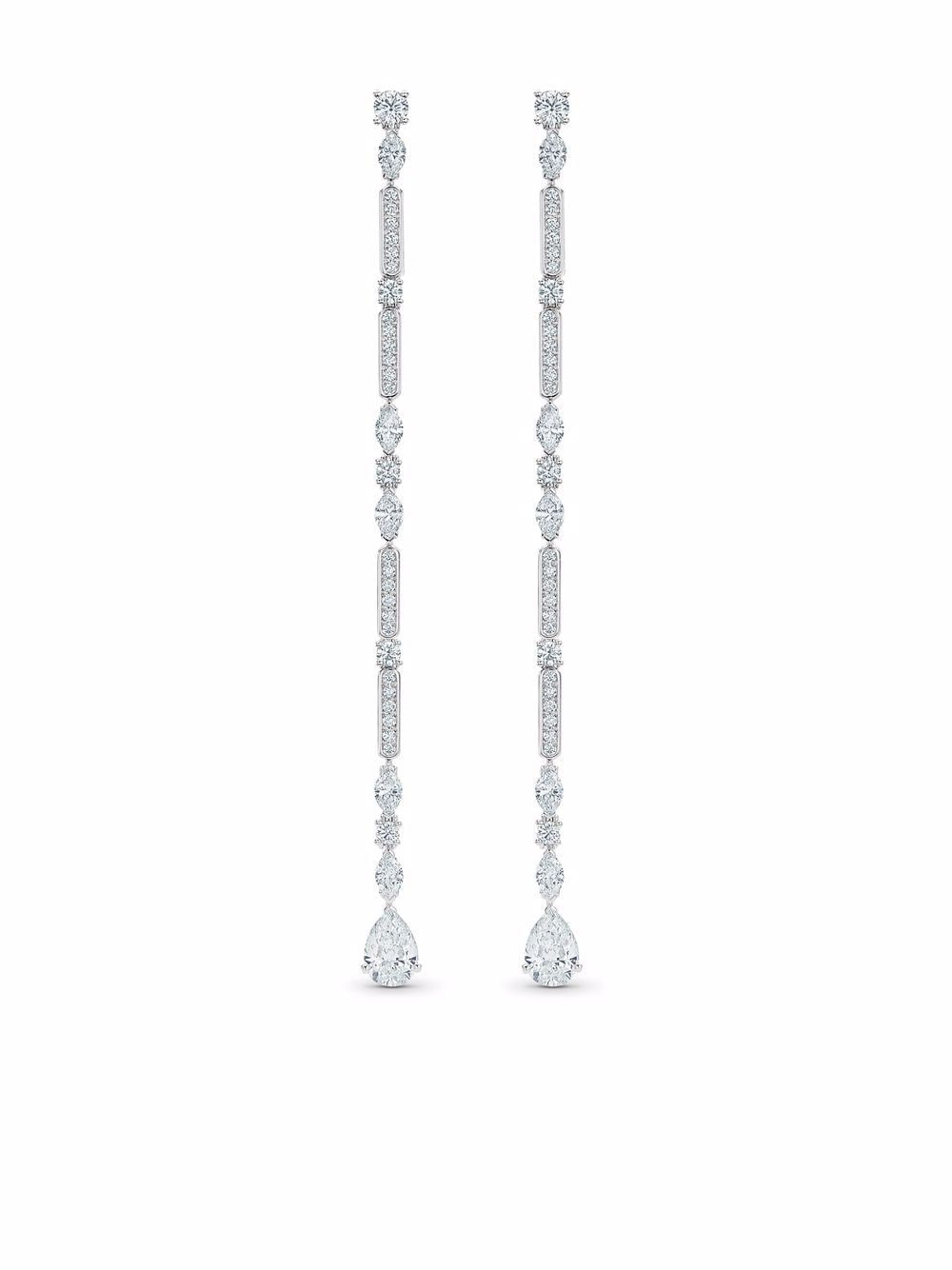 De Beers Jewellers 18kt white gold Snow Dance diamond long earrings - Silver von De Beers Jewellers