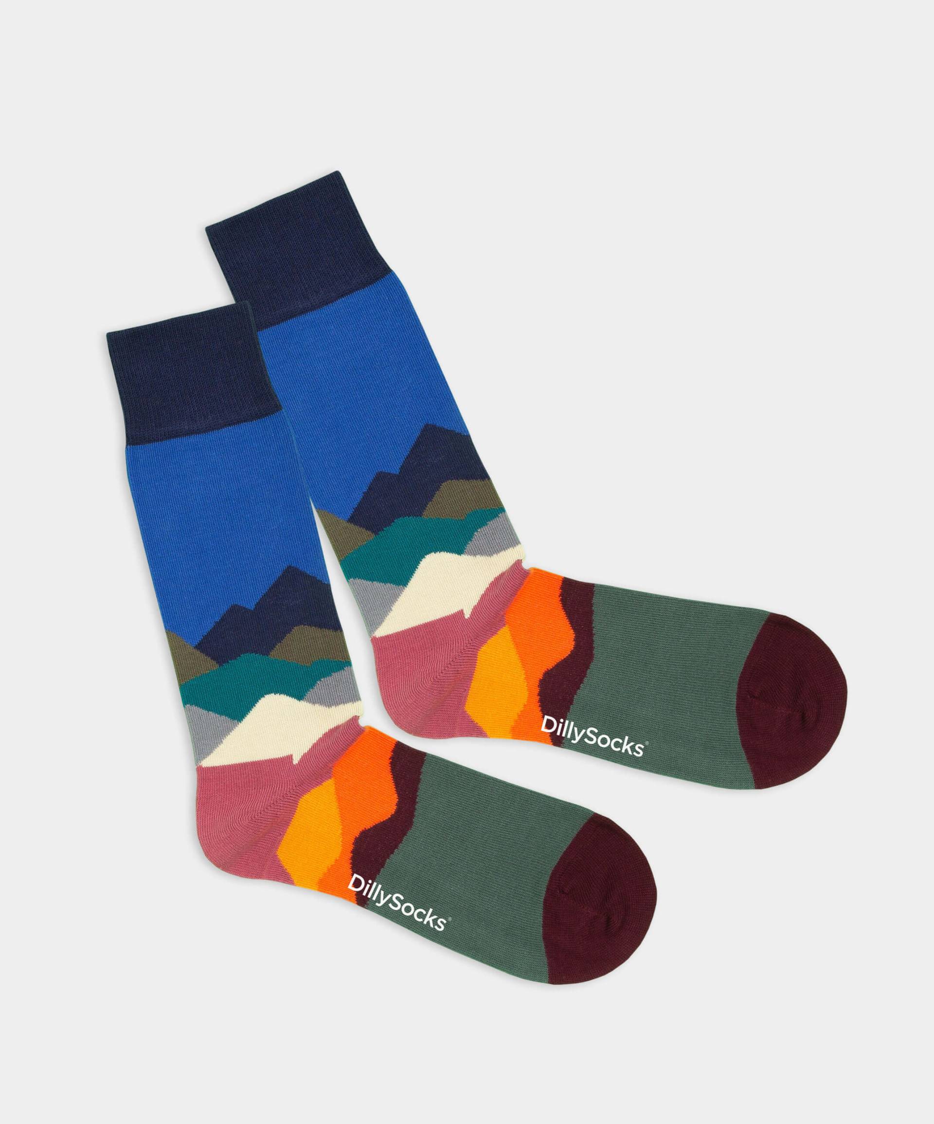 - Socken in Blau mit Berge Motiv/Muster von DillySocks