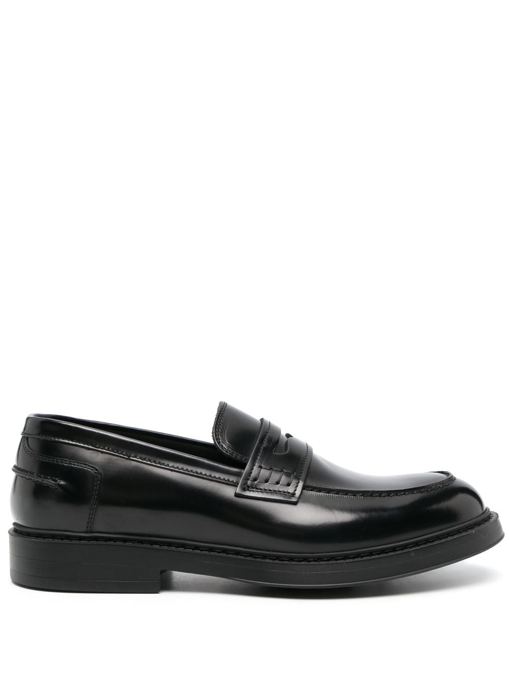 Doucal's round-toe leather loafers - Black von Doucal's