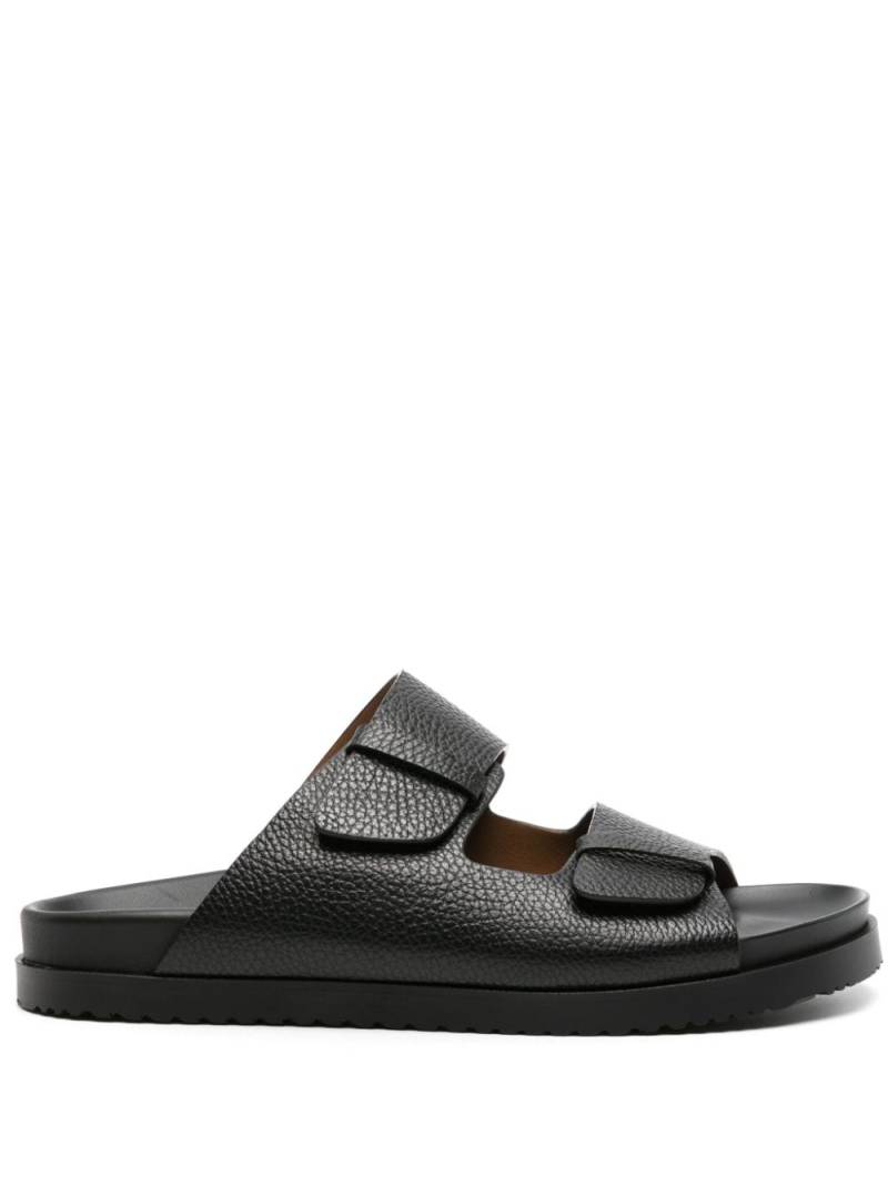 Doucal's round-toe leather slides - Black von Doucal's