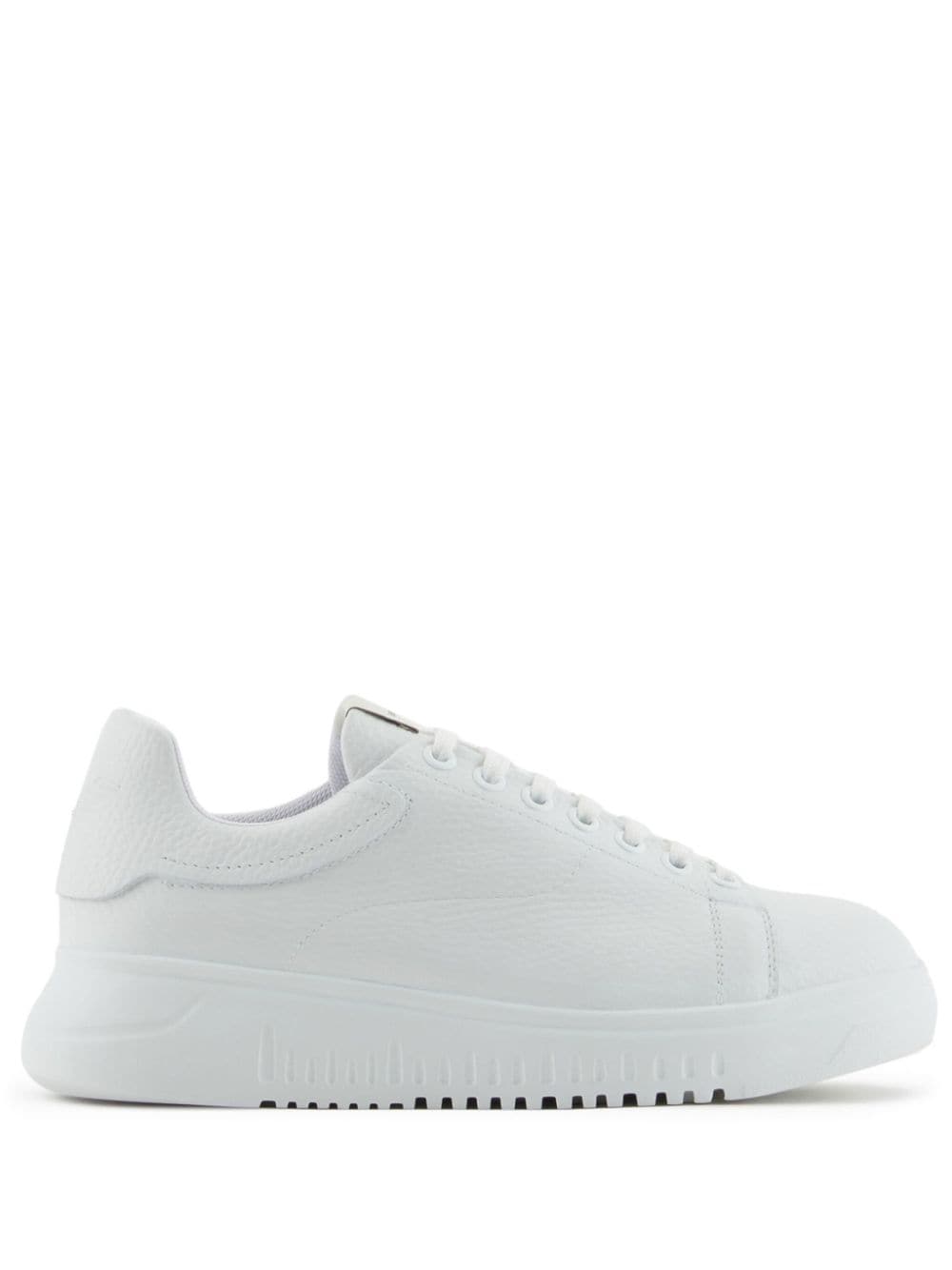 Emporio Armani grained-leather sneakers - White von Emporio Armani