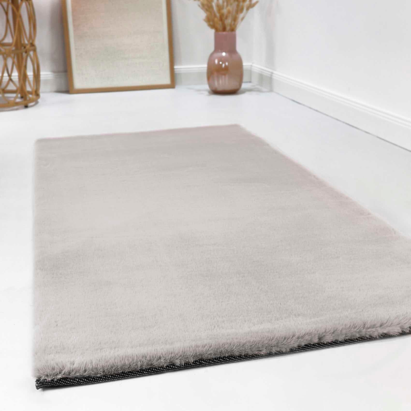 Esprit Hochflor-Teppich »Alice ESP-4377, Kunstfell«, rechteckig, 25 mm Höhe, Kaninchenfell-Haptik, besonders weich und dicht, für alle Räume Esprit Hochflor-Teppich »Alice ESP-4377, Kunstfell«, rechteckig, 25 mm Höhe, Kaninchenfell-Haptik, besonders weich und dicht, für alle Räume von Esprit