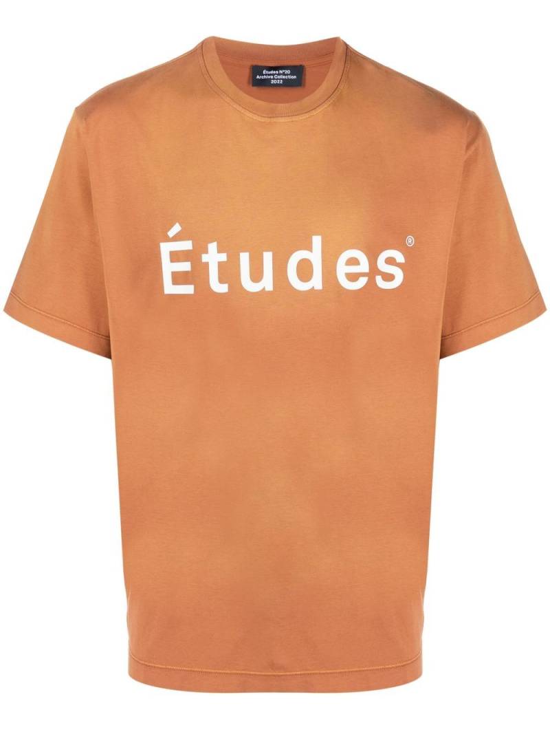 Etudes Wonder Études logo-print T-shirt - Brown von Etudes