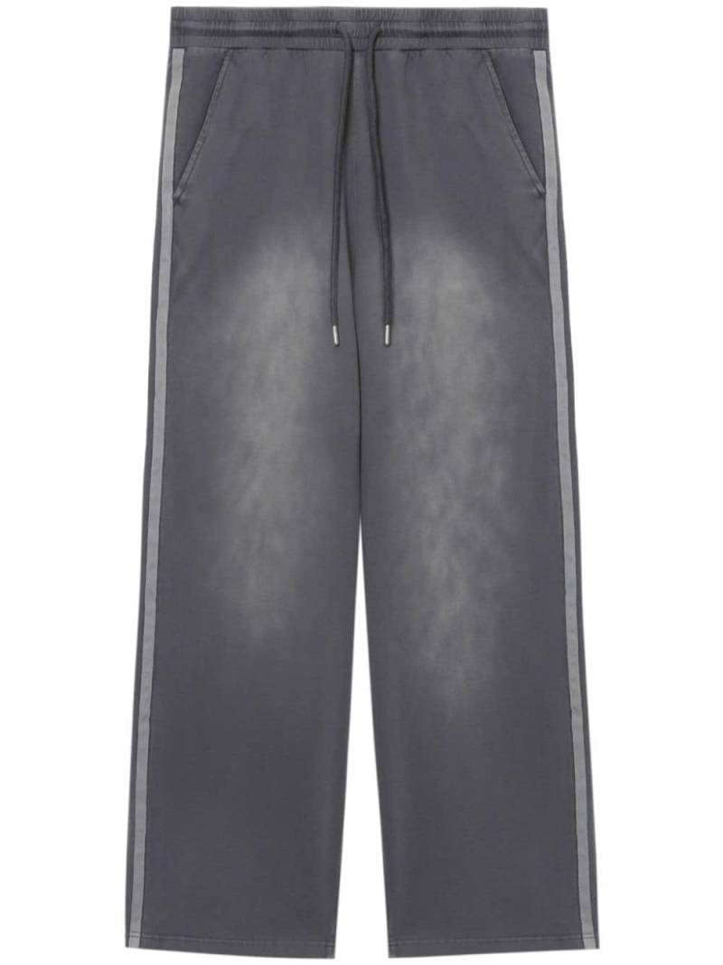 FIVE CM stripe-trim cotton track pants - Grey von FIVE CM