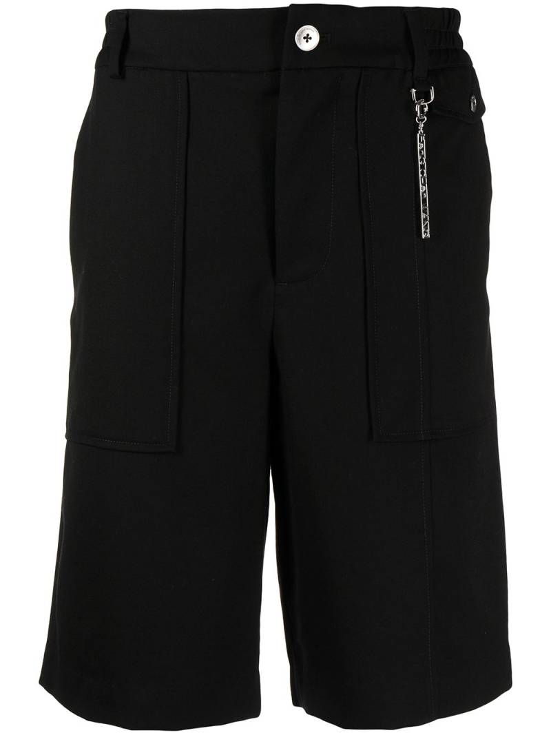 Feng Chen Wang logo-charm Bermuda shorts - Black von Feng Chen Wang