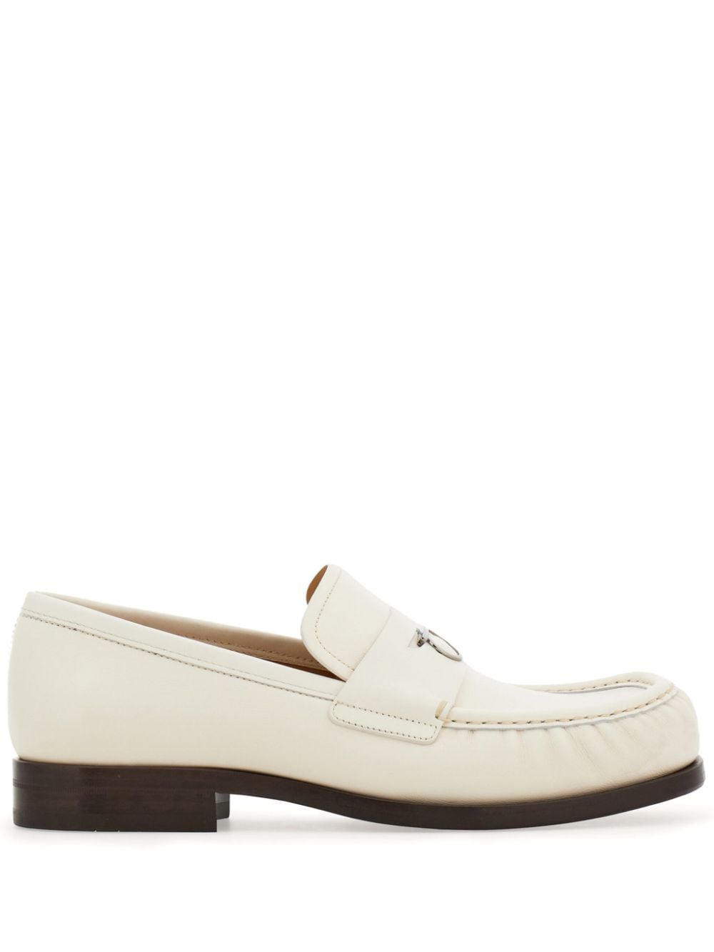 Ferragamo Gancini-plaque leather loafers - White von Ferragamo