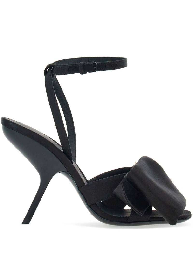 Ferragamo asymmetric-bow satin sandals - Black von Ferragamo