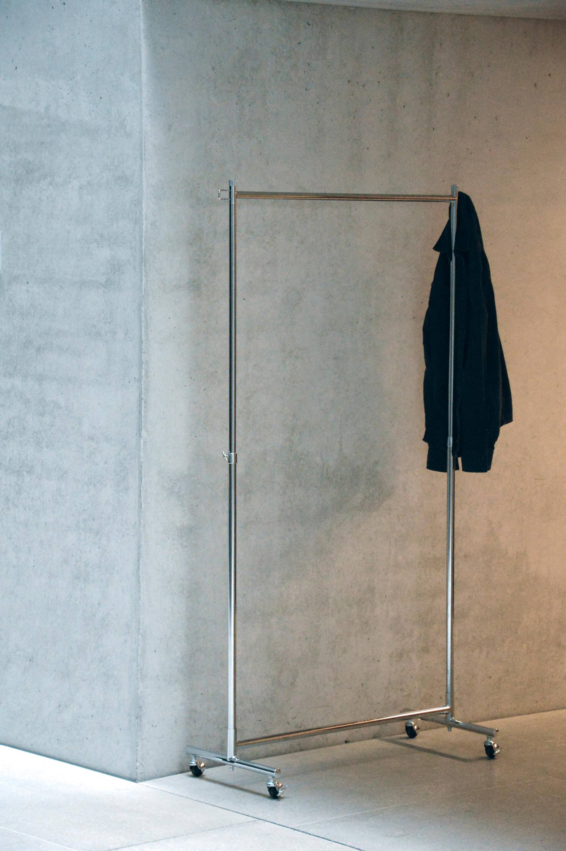 Fiam Garderobenständer »boston«, auf Rollen, Breite 101 cm Fiam Garderobenständer »boston«, auf Rollen, Breite 101 cm von Fiam