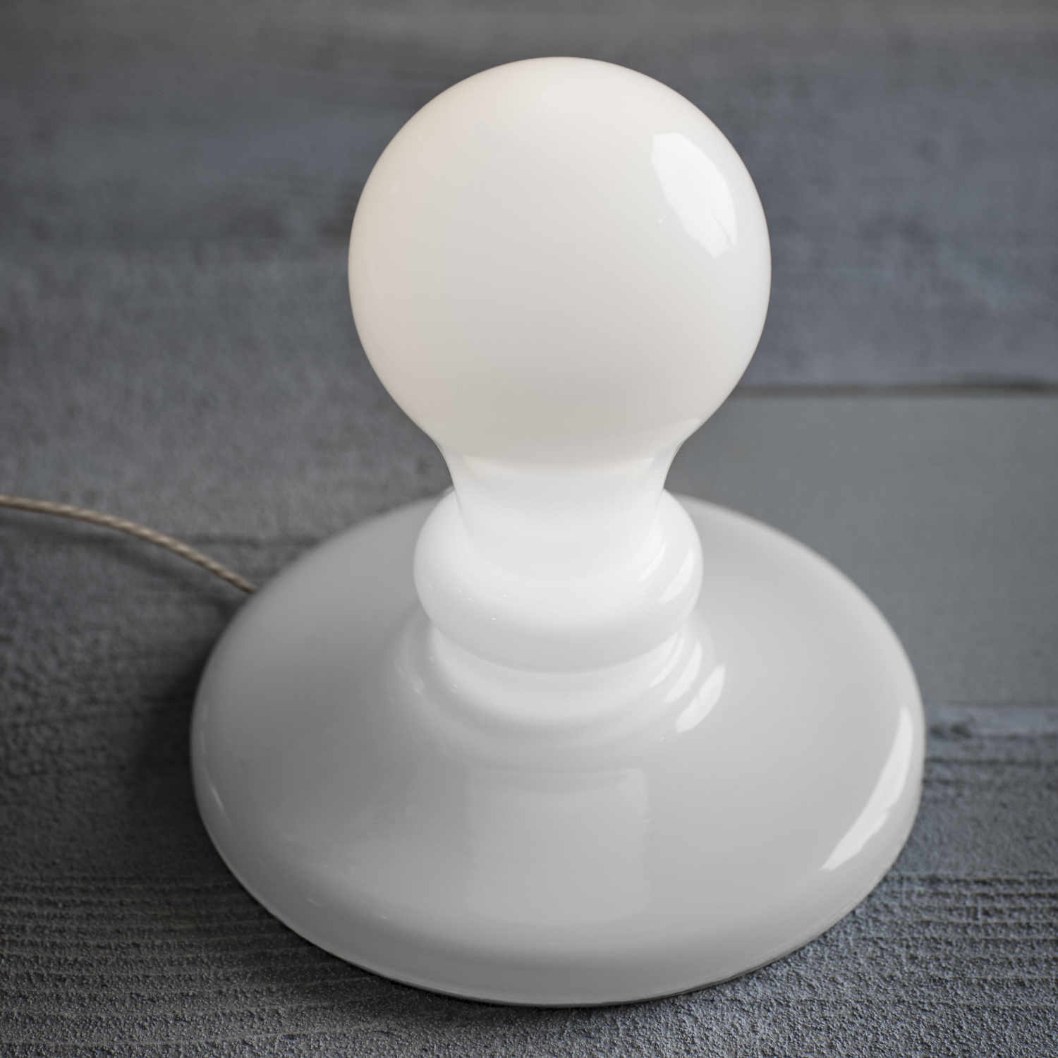 Light Bulb LED Tischleuchte, Farbe weiss Light Bulb LED Tischleuchte, Farbe weiss von Foscarini