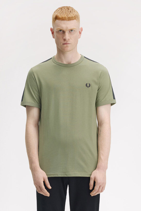 Fred Perry Contrast Tape Ringer T-Shirt | Olive | Herren | L Fred Perry Contrast Tape Ringer T-Shirt | Olive | Herren | L von Fred Perry