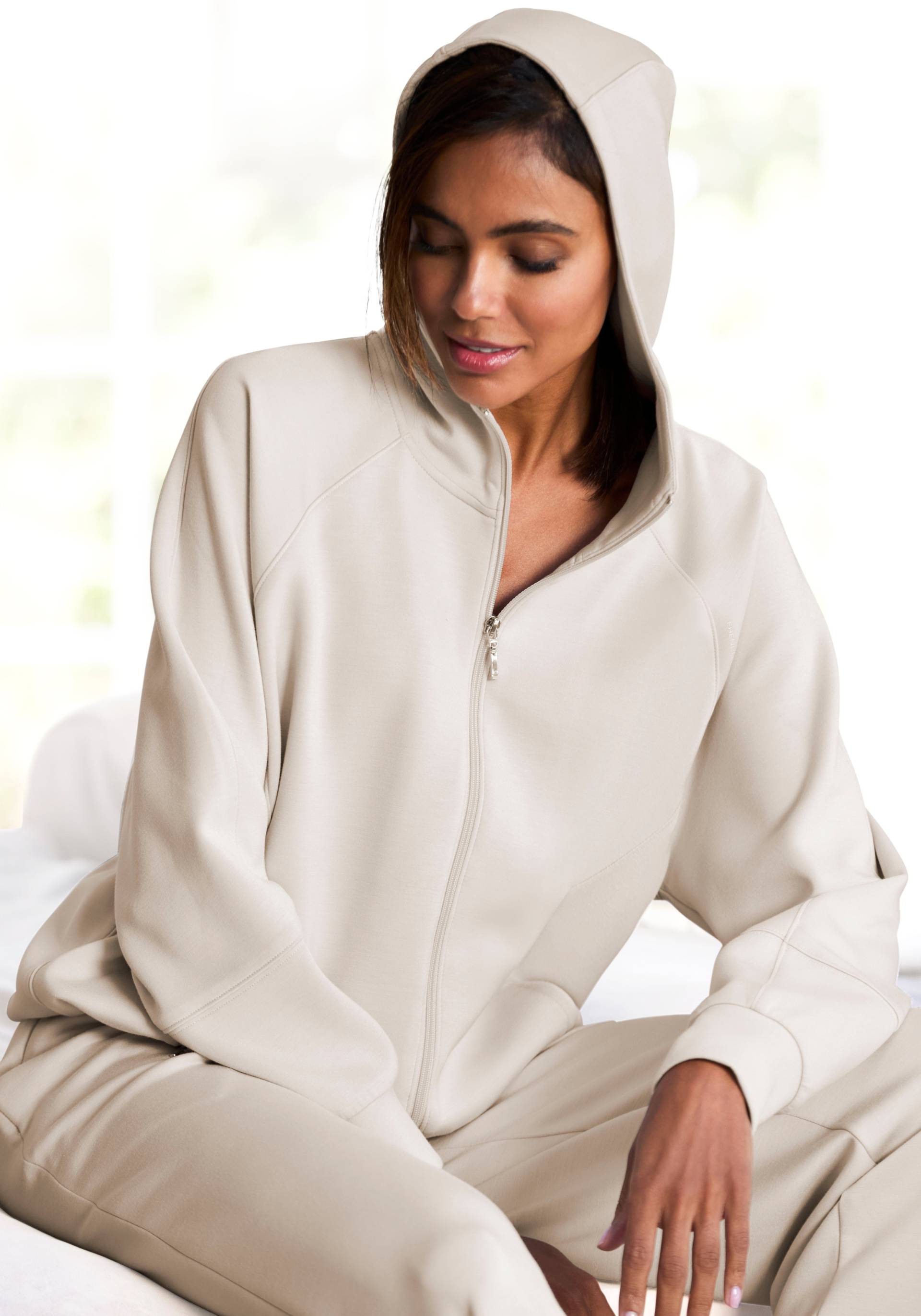 French Connection Sweatjacke, mit seitlichen Reissverschlusstasche, Loungewear von French Connection