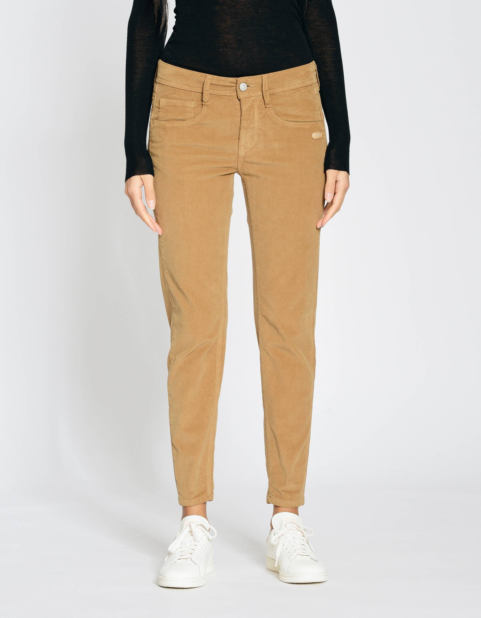 GANG Cordhose »94AMELIE CROPPED«, mit doppelter rechter Gesässtasche GANG Cordhose »94AMELIE CROPPED«, mit doppelter rechter Gesässtasche von GANG